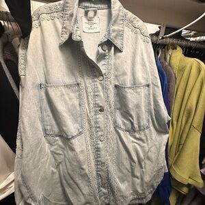 Embroidery Light Blue Denim Jacket with Embroidered Details